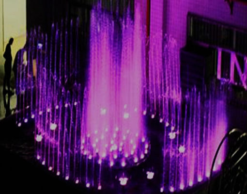 Projet musical 4m d'intérieur coloré mené de fontaine