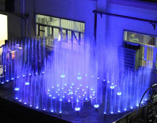 Projet musical 4m d'intérieur coloré mené de fontaine