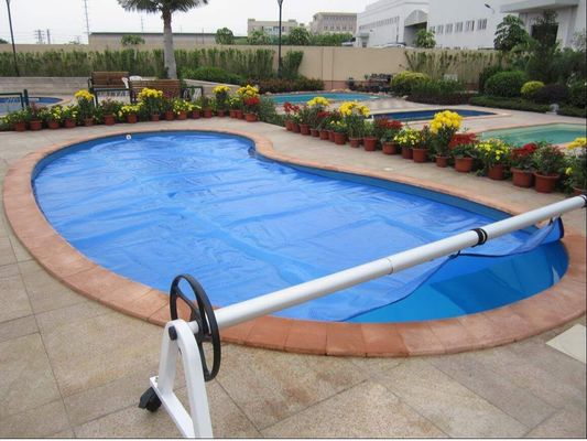 Type de bulle couverture de piscine de manuel d'IP68 4mm avec le rouleau