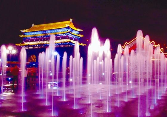 La fontaine de danse de D.C.A. équipe le jet d'un gicleur mélangé de fontaine de trompette de petit air