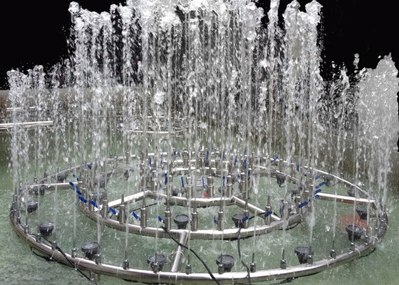La fontaine de danse de l'écoulement d'eau 18m3/H équipe la conception d'un gicleur graphique