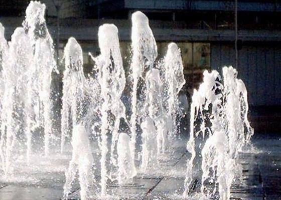 La fontaine de danse entièrement en laiton équipe 25m3/h d'un gicleur 250Kpa